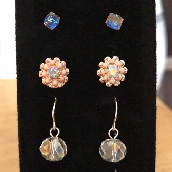 🌻3/20 Earring bundle    - Picture 1 of 1